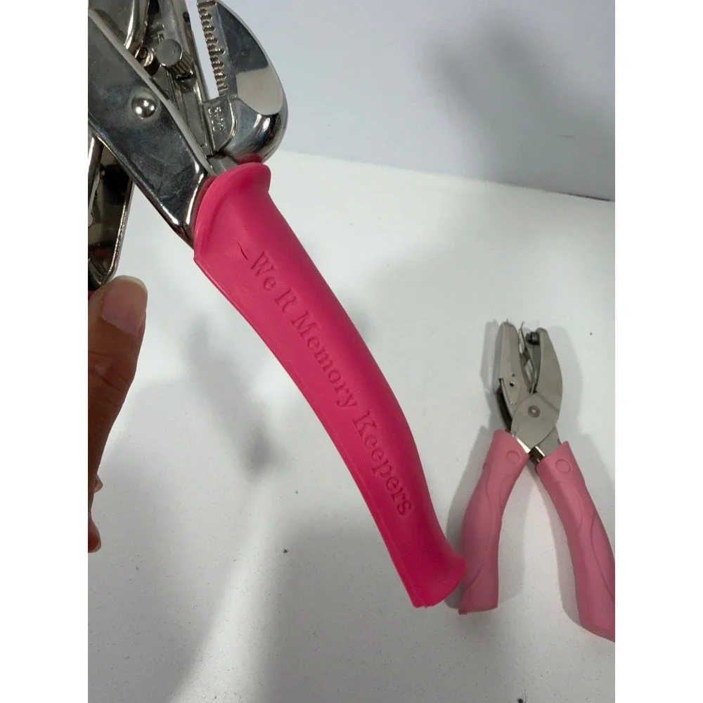 We R Memory Keepers Crop-A-Dile Eyelet Setter and Hole Punch Tool Set Pink